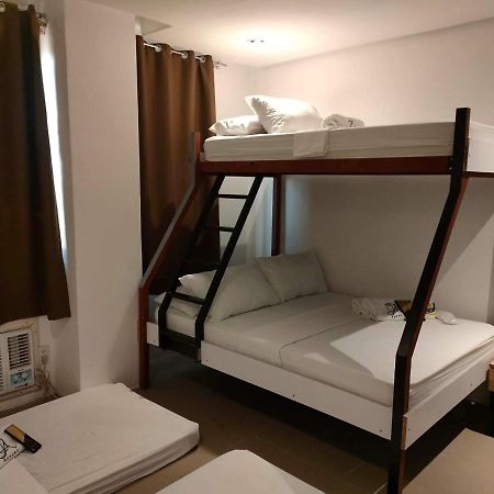 Zen Rooms Hotel Rupert A Baler Buitenkant foto
