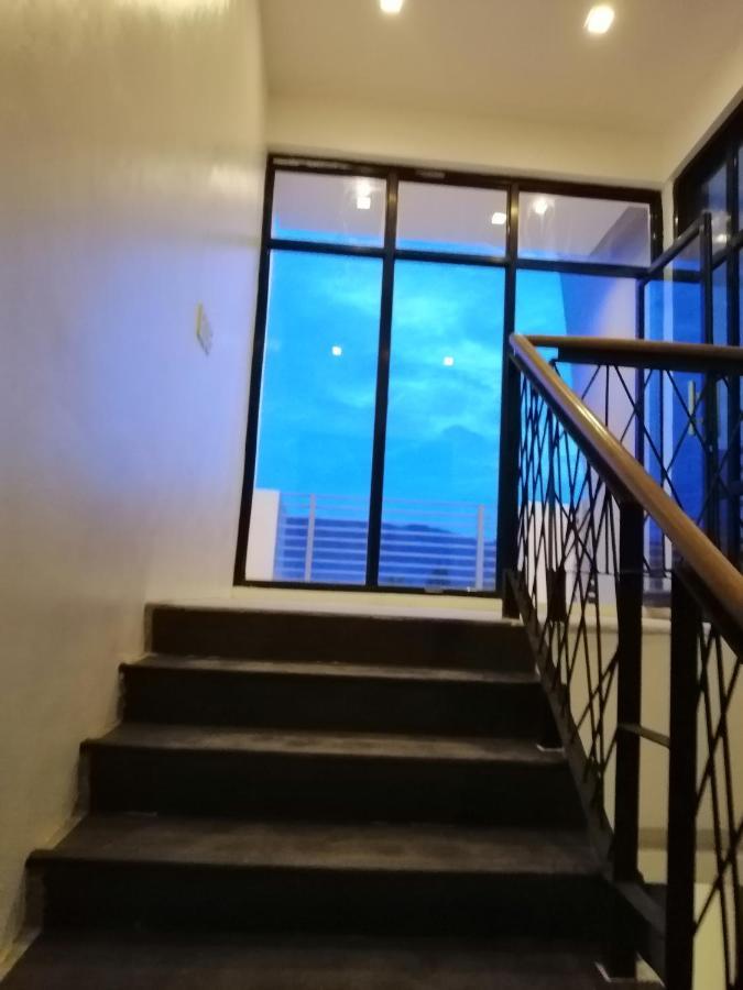 Zen Rooms Hotel Rupert A Baler Buitenkant foto