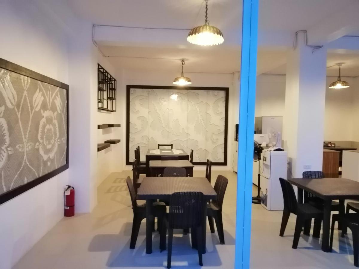 Zen Rooms Hotel Rupert A Baler Buitenkant foto