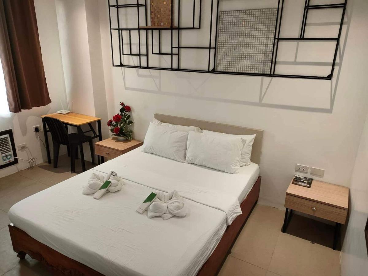 Zen Rooms Hotel Rupert A Baler Buitenkant foto