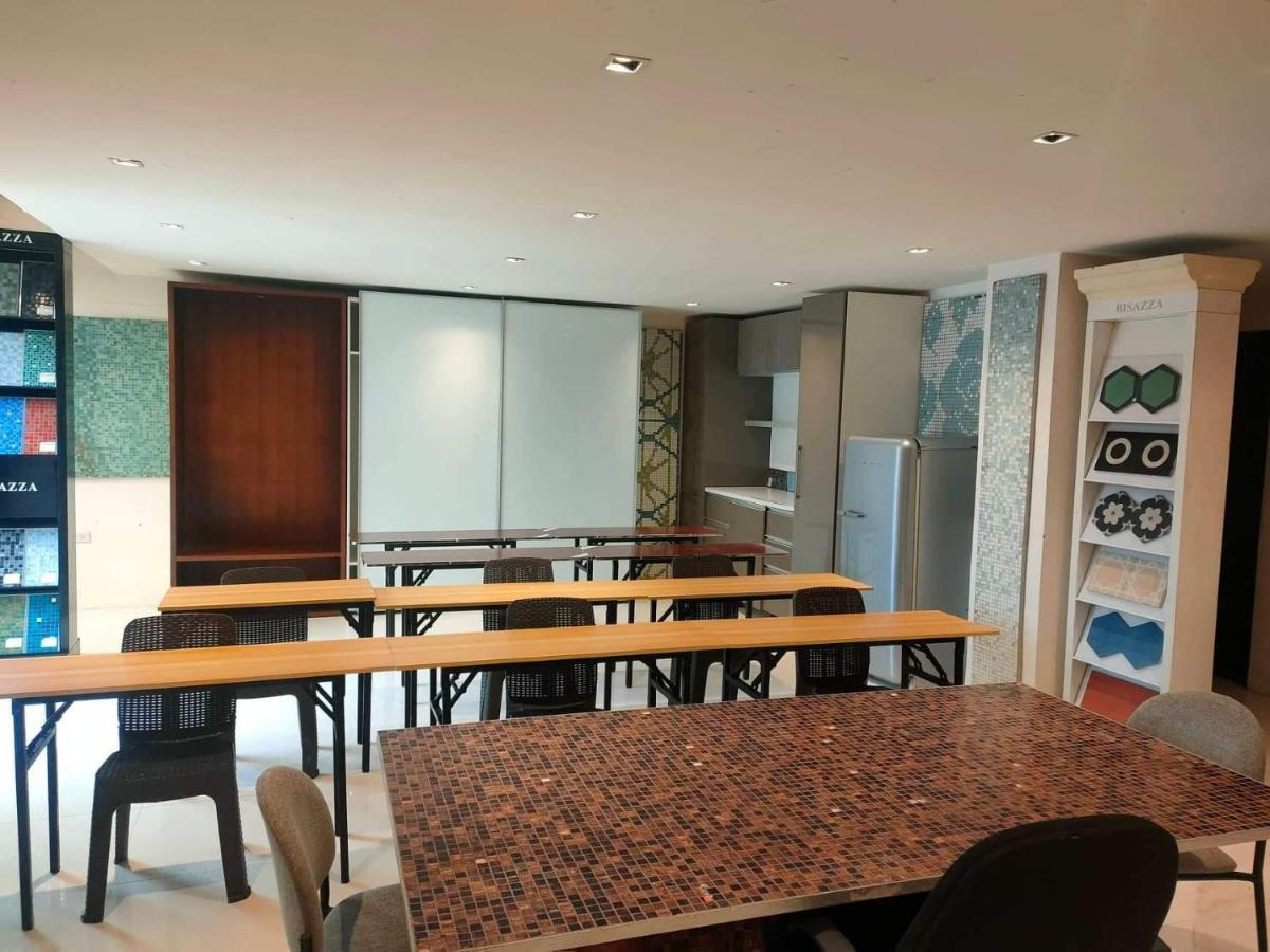 Zen Rooms Hotel Rupert A Baler Buitenkant foto