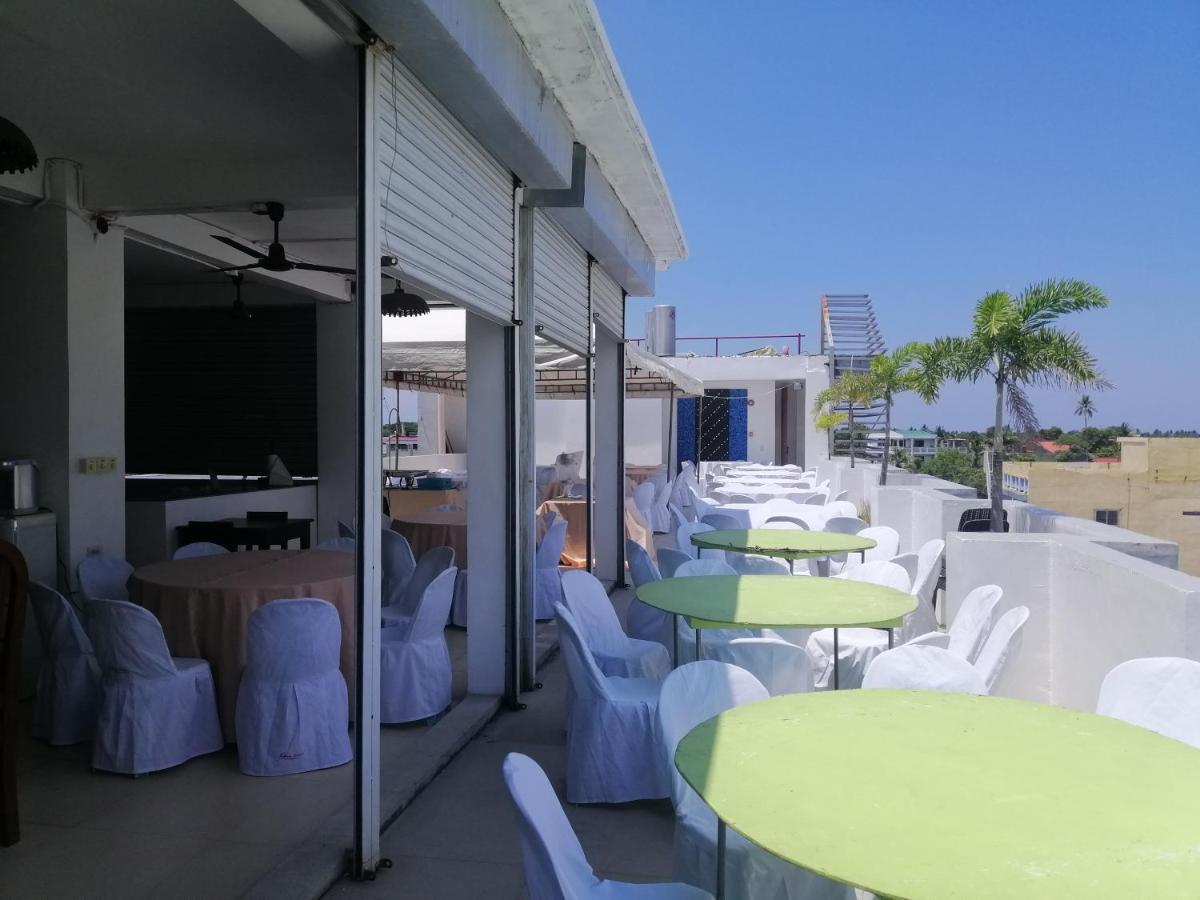 Zen Rooms Hotel Rupert A Baler Buitenkant foto