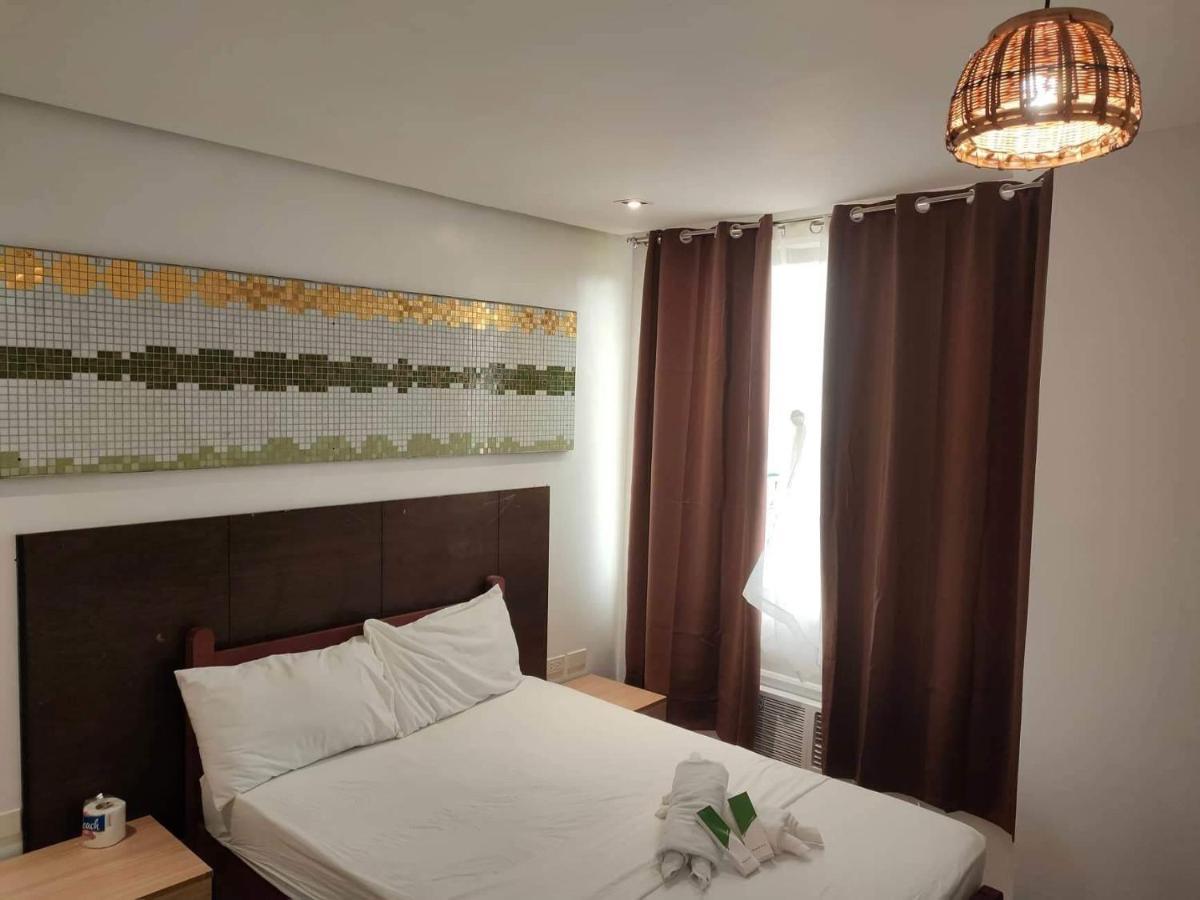 Zen Rooms Hotel Rupert A Baler Buitenkant foto