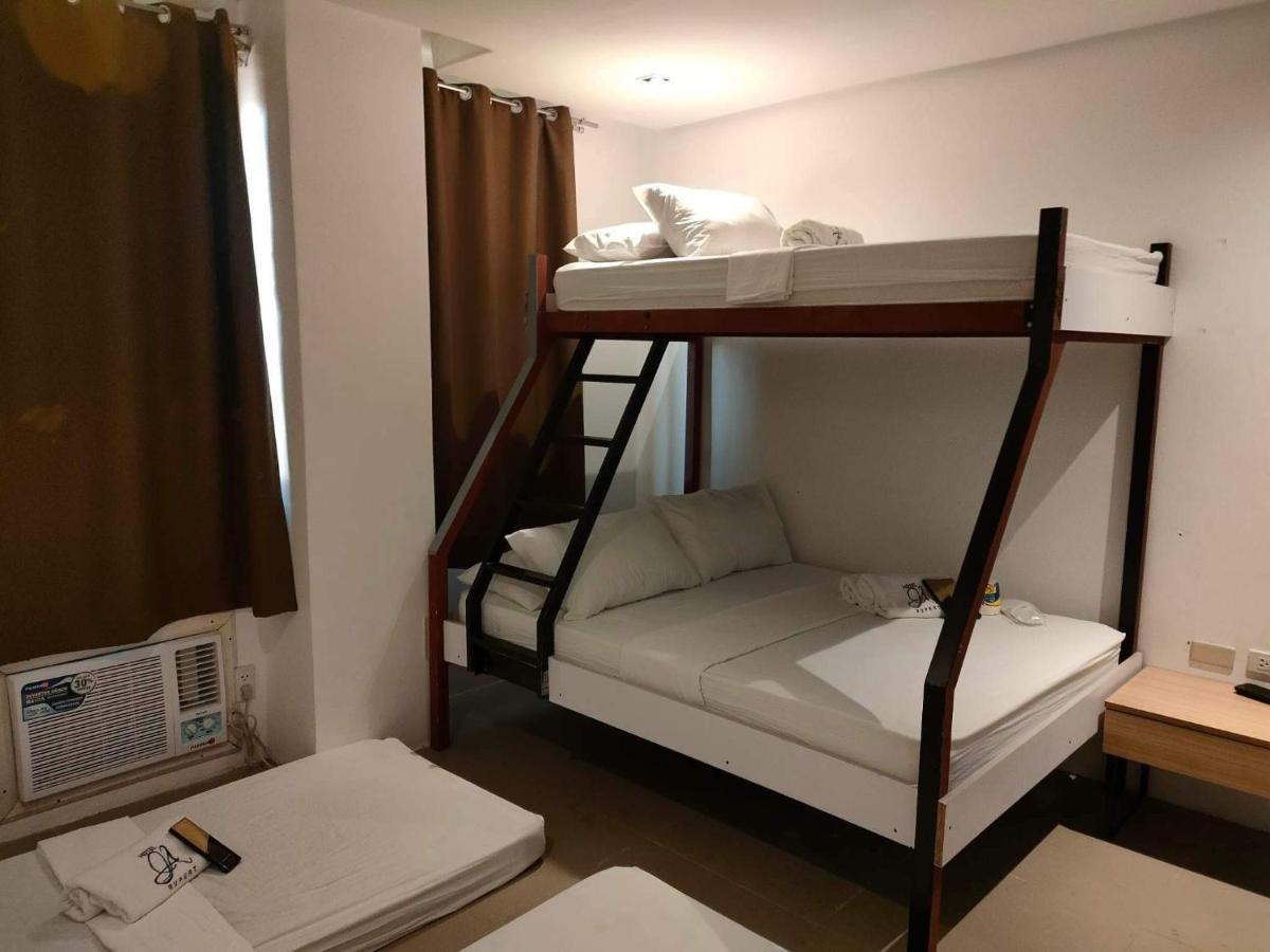 Zen Rooms Hotel Rupert A Baler Buitenkant foto